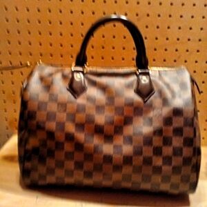 Louis Vuitton speedy